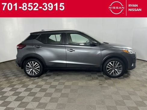 Certified 2023 Nissan Kicks SV image 4
