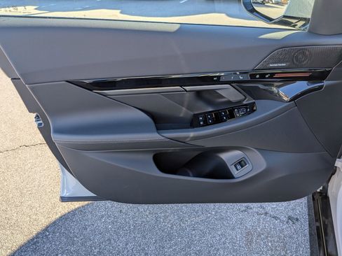 New 2026 BMW 530i xDrive w/ M Sport Package image 11