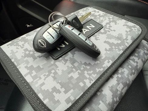 Used 2024 Nissan Frontier PRO-4X w/ Pro Premium Package image 43