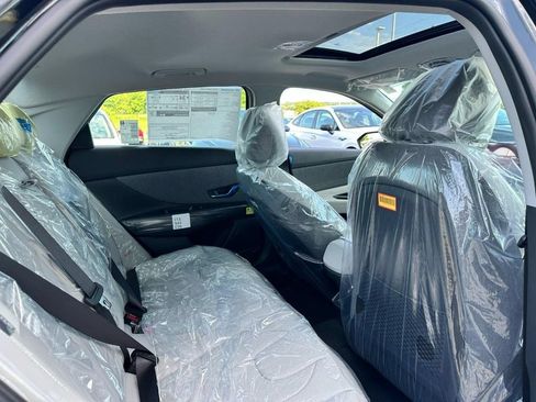 Used 2026 Hyundai Elantra Limited FWD image 4