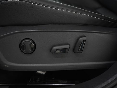 Used 2023 Volkswagen Jetta SE w/ Panoramic Sunroof Package image 25