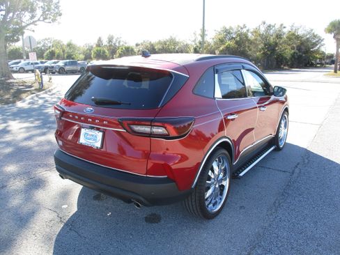 Certified 2025 Ford Escape ST-Line w/ Tech Pack #1 image 7