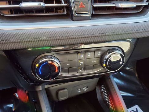 Certified 2025 Chevrolet TrailBlazer LT AWD/4WD image 31