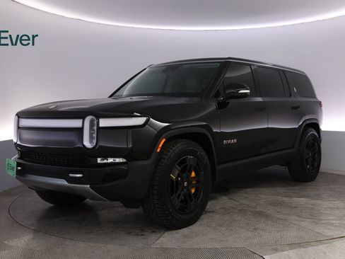 Used 2023 Rivian R1S Adventure AWD/4WD image 2