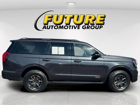 Used 2025 Ford Expedition Tremor AWD/4WD image 3