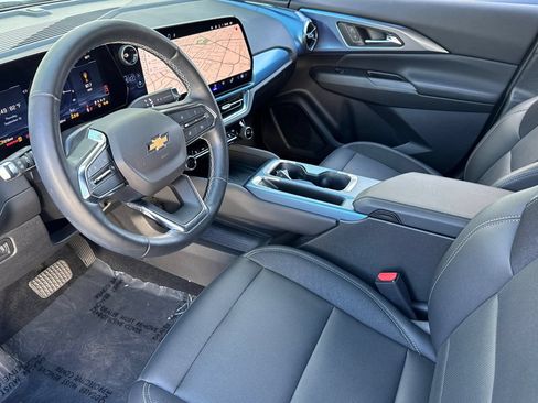 Used 2024 Chevrolet Equinox EV LT FWD image 9