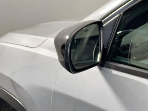 Used 2024 Jeep Compass Latitude image 10