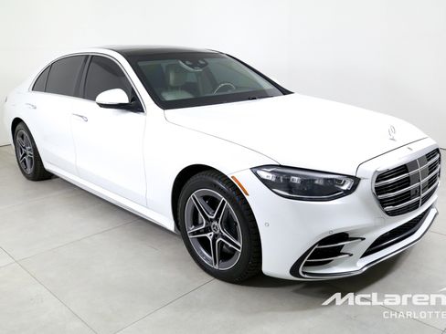 Used 2024 Mercedes-Benz S 580 4MATIC Sedan w/ AMG Line image 3