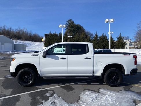 Used 2024 Chevrolet Silverado 1500 Custom Trail Boss w/ LPO, Dark Essentials Package image 2