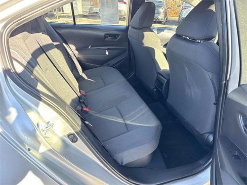 Used 2022 Toyota Corolla LE image 11
