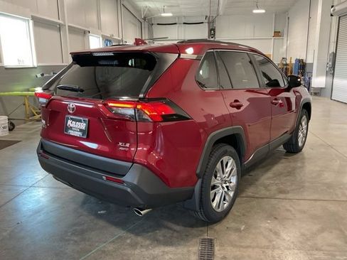 Used 2023 Toyota RAV4 XLE Premium AWD/4WD image 6