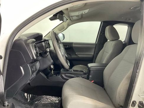 Used 2022 Toyota Tacoma SR RWD image 10