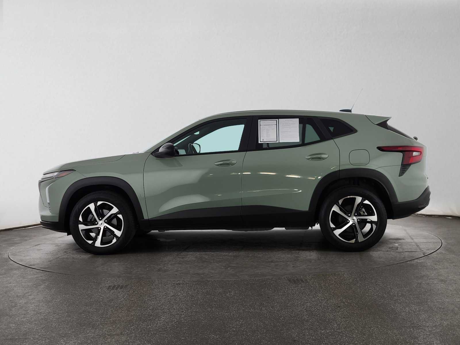 Used 2024 Chevrolet Trax RS FWD image 6