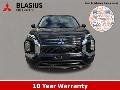Used 2025 Mitsubishi Outlander ES AWD/4WD image 2