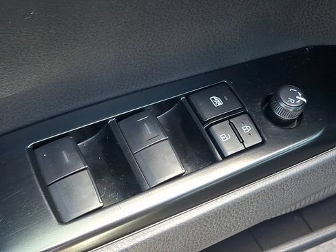 Used 2025 Toyota Camry LE FWD image 27