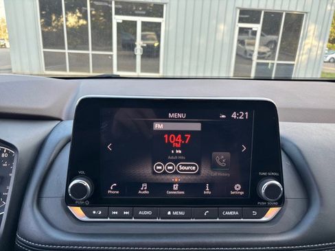 Used 2023 Nissan Rogue SV w/ SV Premium B Package image 21