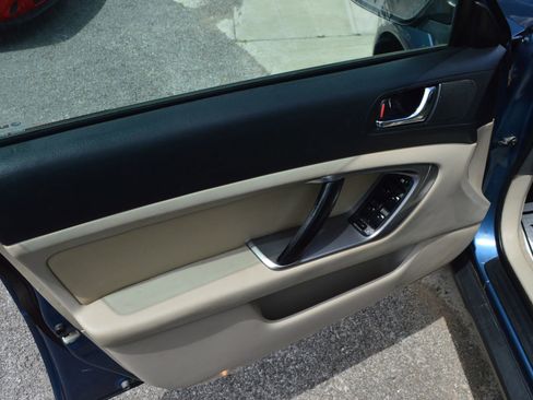 Used 2007 Subaru Outback 2.5i AWD/4WD image 13