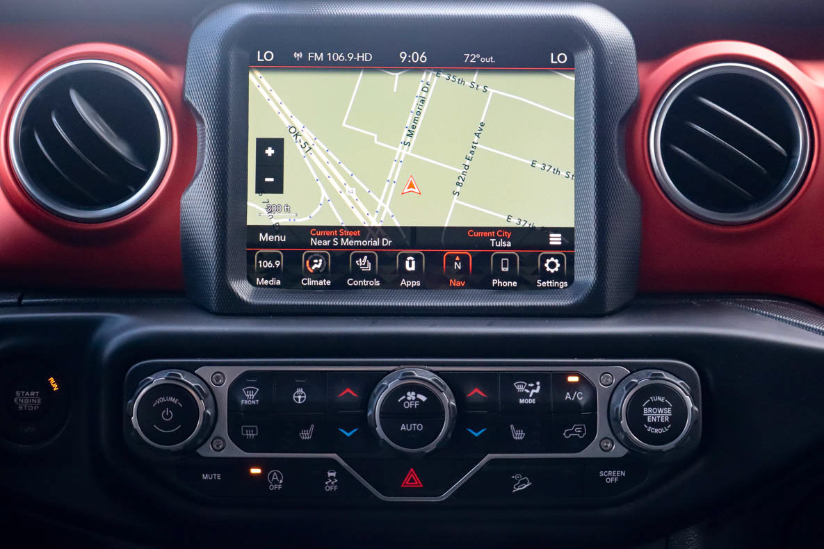 Used 2020 Jeep Wrangler Unlimited Rubicon w/ Dual Top Group AWD/4WD image 28