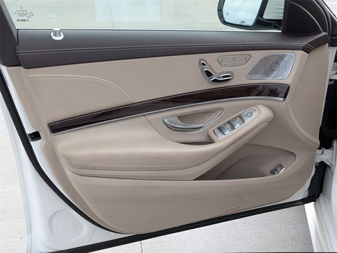 Used 2019 Mercedes-Benz S 560 Sedan image 10