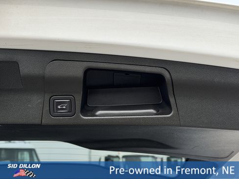 Certified 2023 GMC Acadia SLT w/ Technology Package AWD/4WD image 6