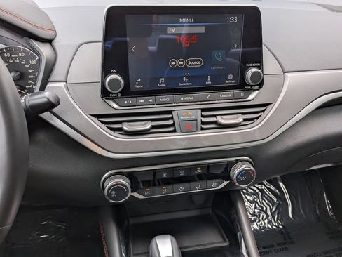 Used 2025 Nissan Altima 2.5 SR FWD image 17