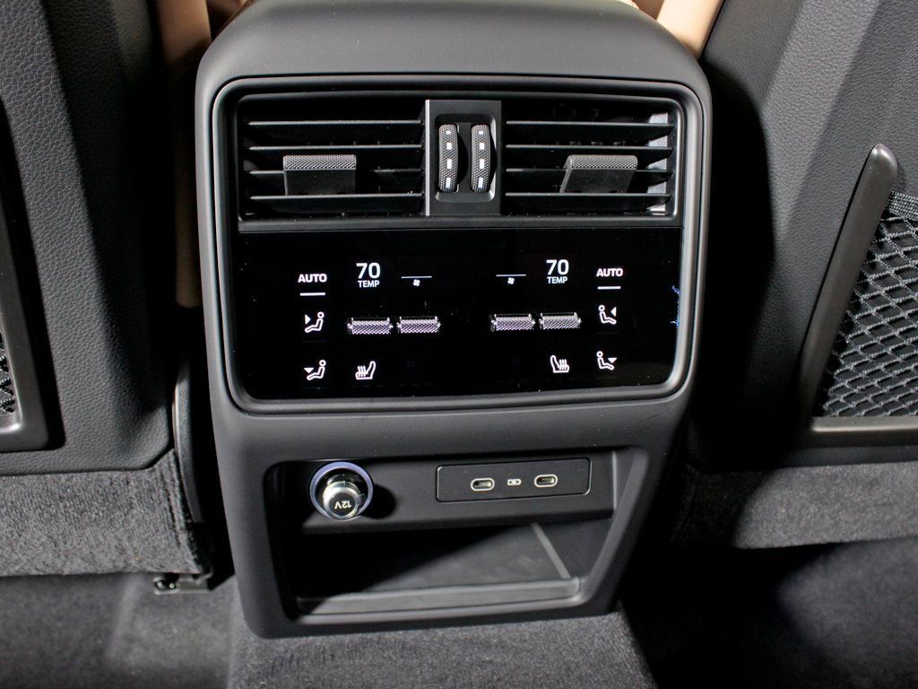 Certified 2026 Porsche Cayenne E-Hybrid AWD/4WD image 38