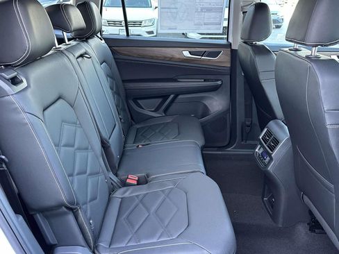 New 2026 Volkswagen Atlas SE image 15