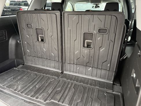 Used 2017 GMC Acadia SLT image 33