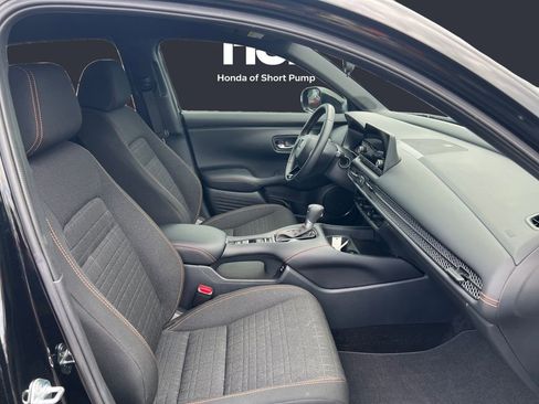 Used 2025 Honda HR-V Sport image 15
