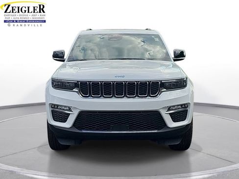 Used 2023 Jeep Grand Cherokee Limited AWD/4WD image 2