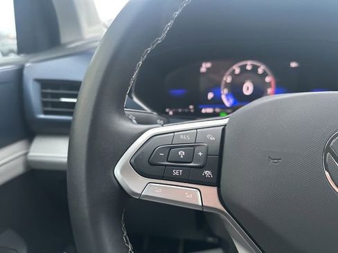 Used 2024 Volkswagen Taos SE image 23