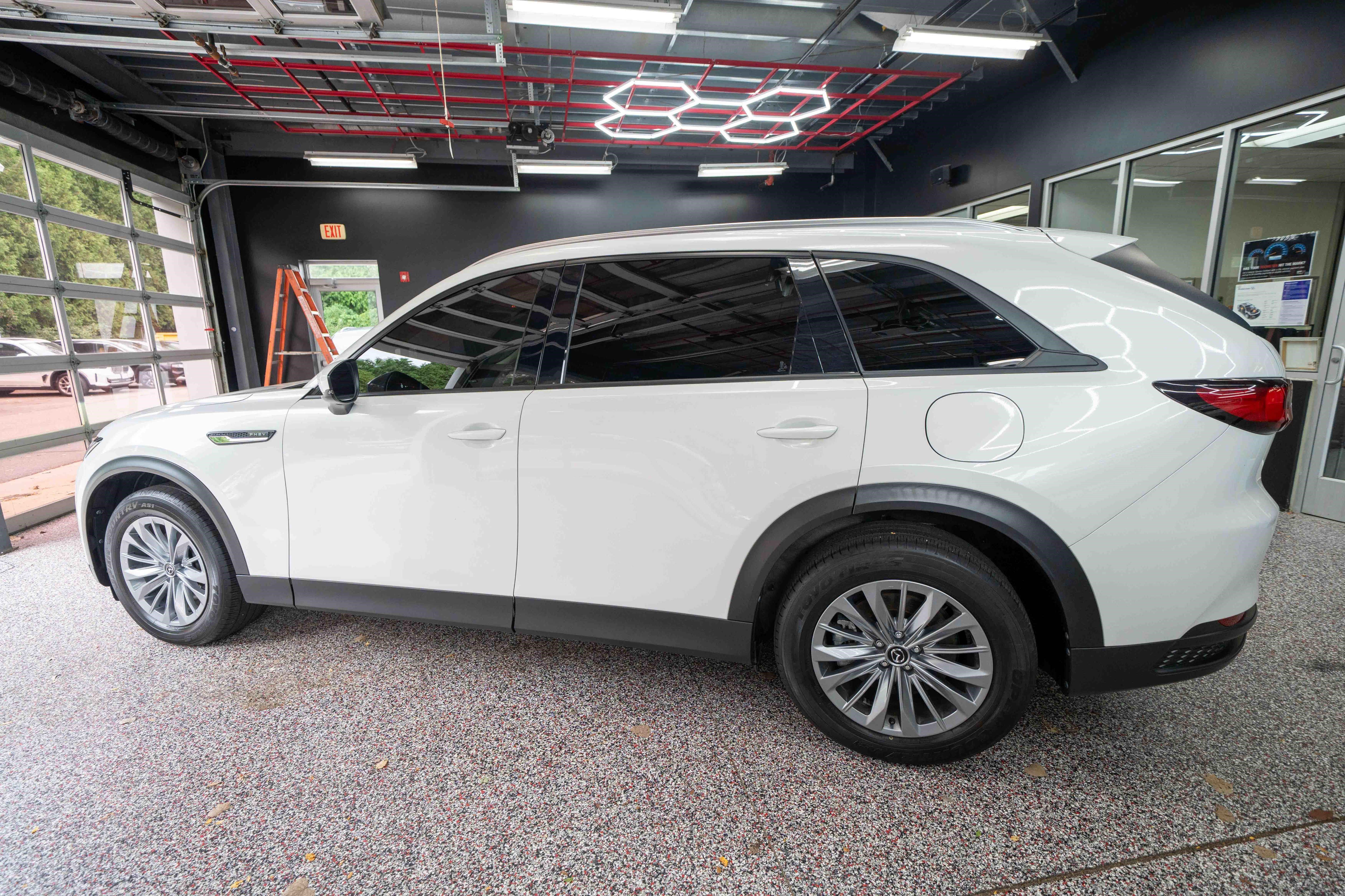 Used 2024 MAZDA CX-90 Plug-In Hybrid w/ Preferred AWD/4WD image 2