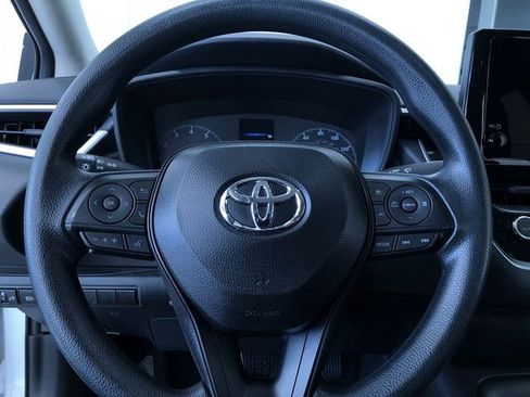 Used 2025 Toyota Corolla LE image 24