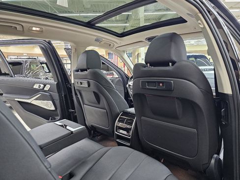 Used 2020 BMW X7 xDrive40i w/ Premium Package AWD/4WD image 25