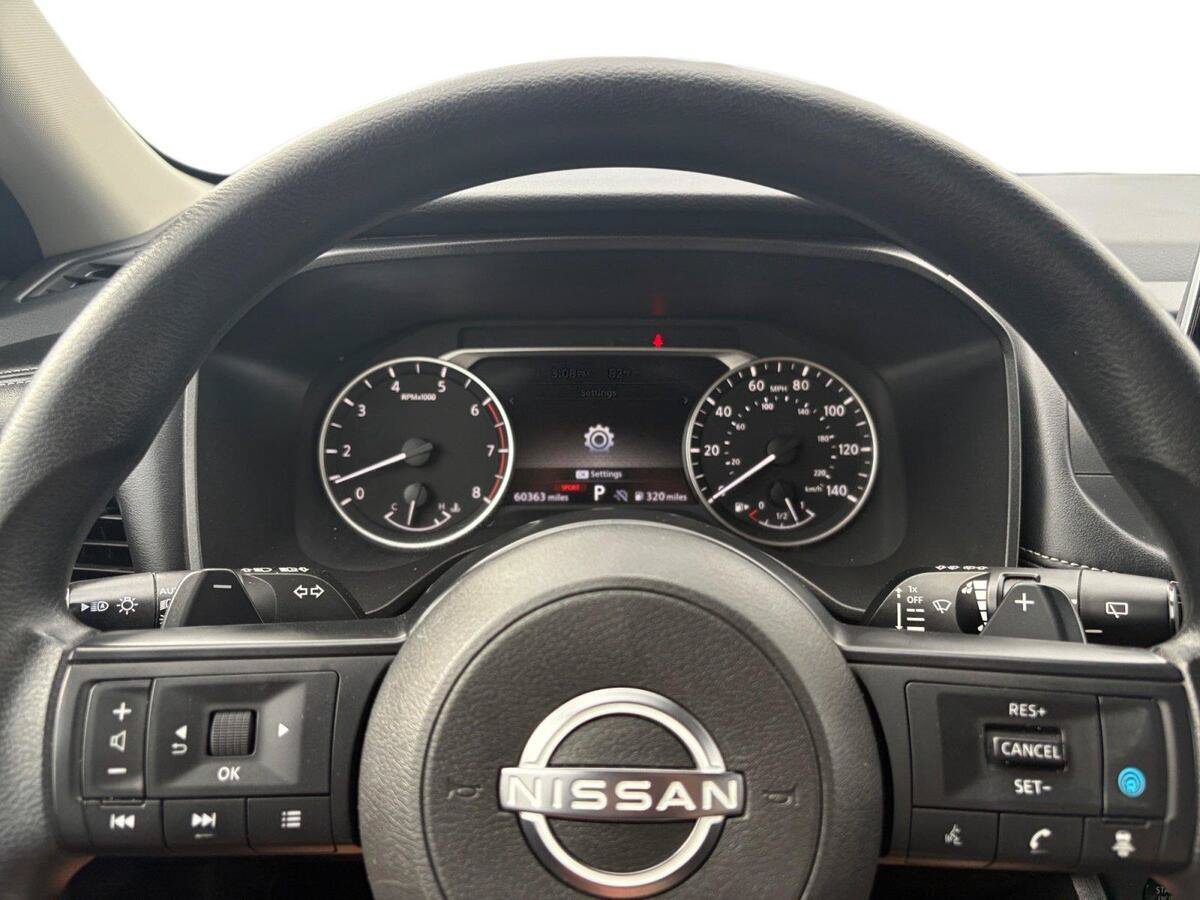 Used 2024 Nissan Rogue SV AWD/4WD image 16