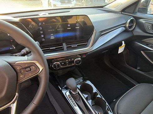 New 2026 Chevrolet Trax ACTIV w/ Sunroof Package FWD image 5