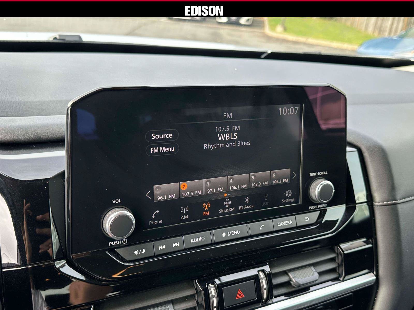 Used 2025 Nissan Pathfinder SV AWD/4WD image 26