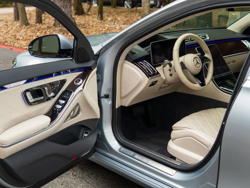 Used 2023 Mercedes-Benz S 580 4MATIC Sedan w/ Warmth & Comfort Package image 27