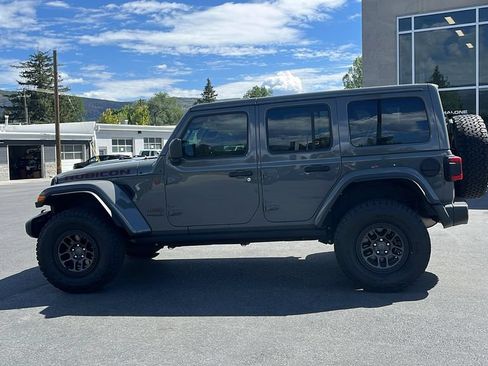 Used 2022 Jeep Wrangler Unlimited Rubicon w/ Xtreme Recon 35" Tire Package AWD/4WD image 8