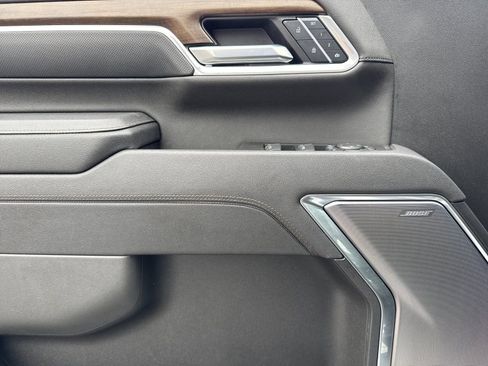 Used 2025 Chevrolet Silverado 3500 High Country w/ Technology Package image 11