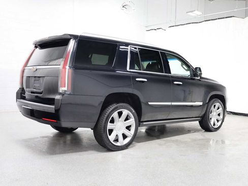 Used 2016 Cadillac Escalade Premium AWD/4WD image 9