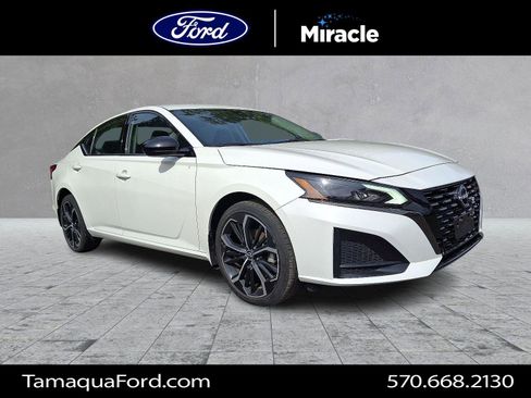 Used 2023 Nissan Altima 2.5 SR image 1