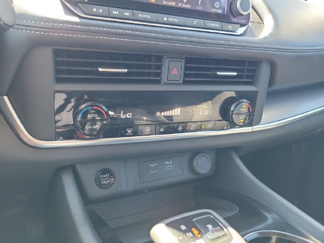 Used 2025 Nissan Rogue SV FWD image 21