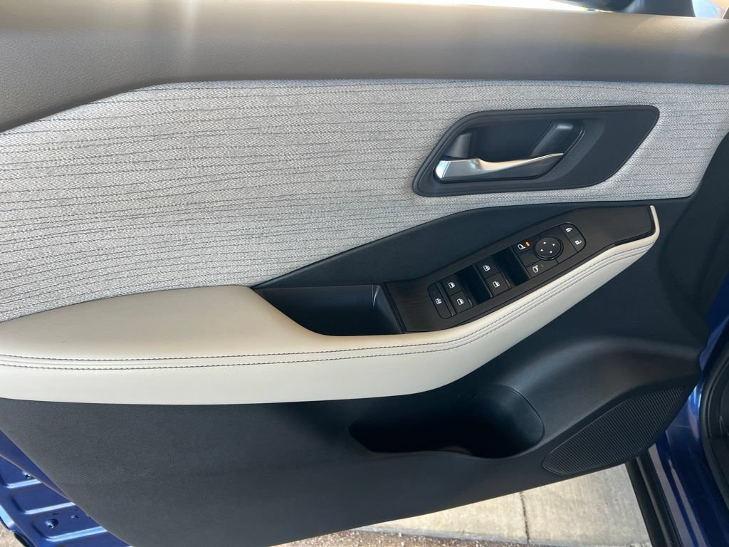Certified 2023 Nissan Rogue SV AWD/4WD image 7