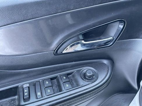 Used 2020 Buick Encore Preferred image 22