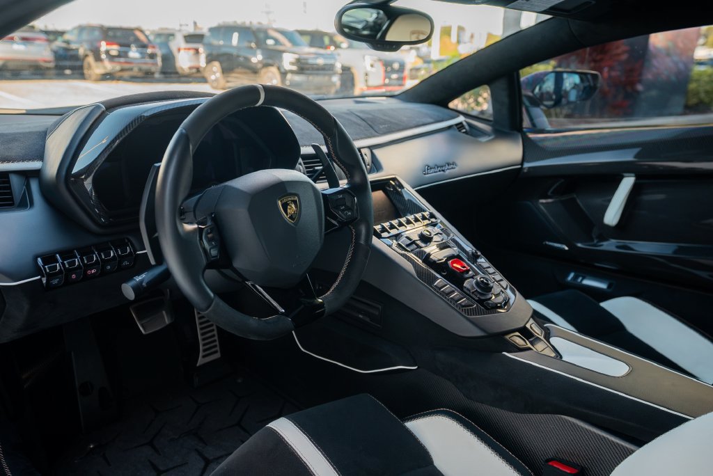 Used 2019 Lamborghini Aventador SVJ AWD/4WD image 47