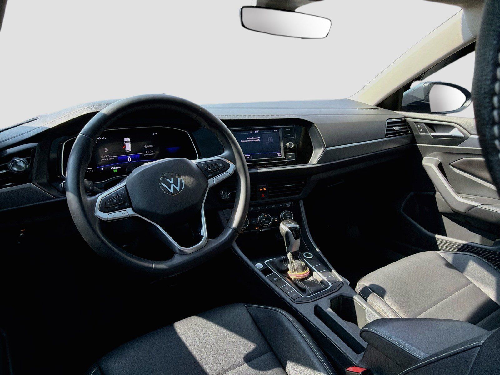 Used 2024 Volkswagen Jetta SE FWD image 14