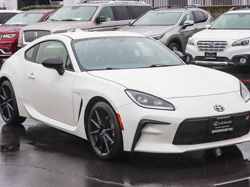 Used 2024 Toyota GR86 Premium image 5