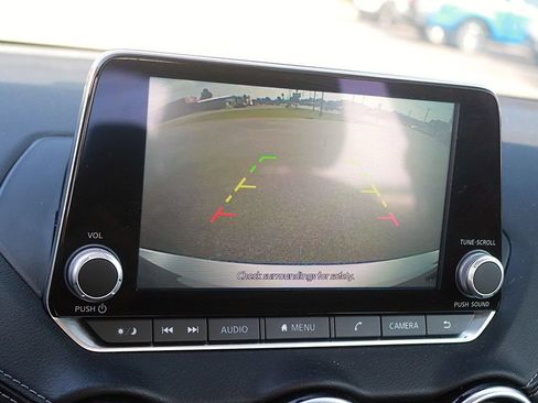 Used 2022 Nissan Sentra SV FWD image 24