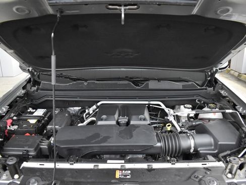 Used 2024 Chevrolet Colorado ZR2 w/ ZR2 Convenience Package III AWD/4WD image 13